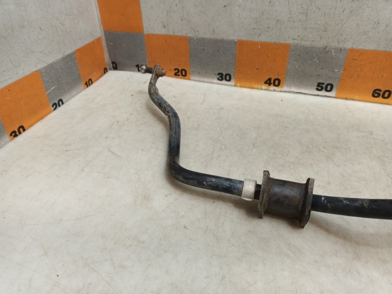 Стабилизатор передний