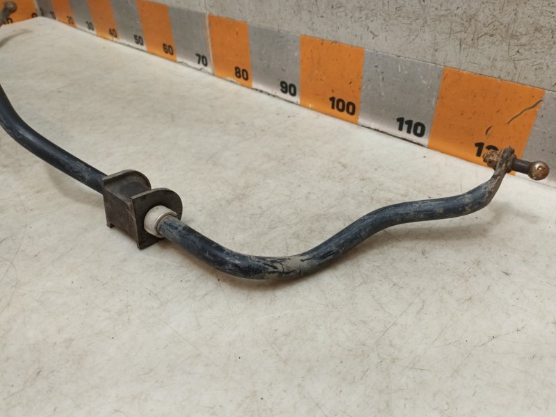 Стабилизатор передний