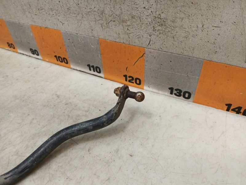 Стабилизатор передний