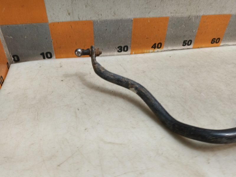 Стабилизатор передний