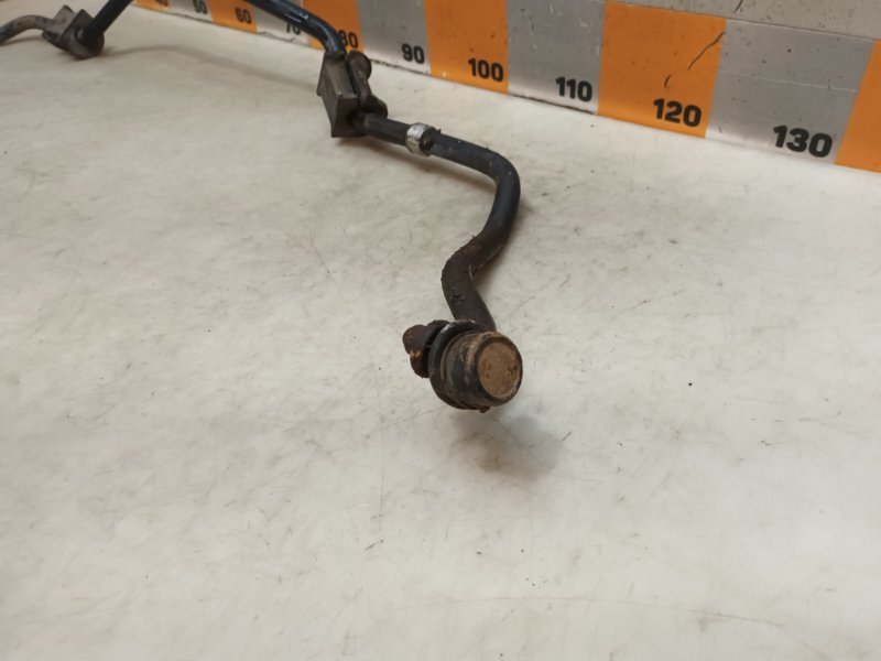 Стабилизатор передний