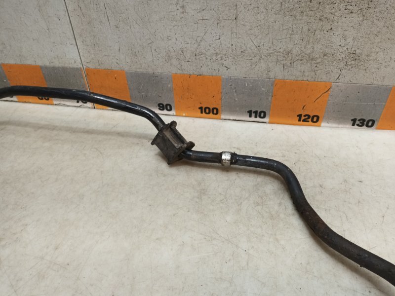 Стабилизатор передний