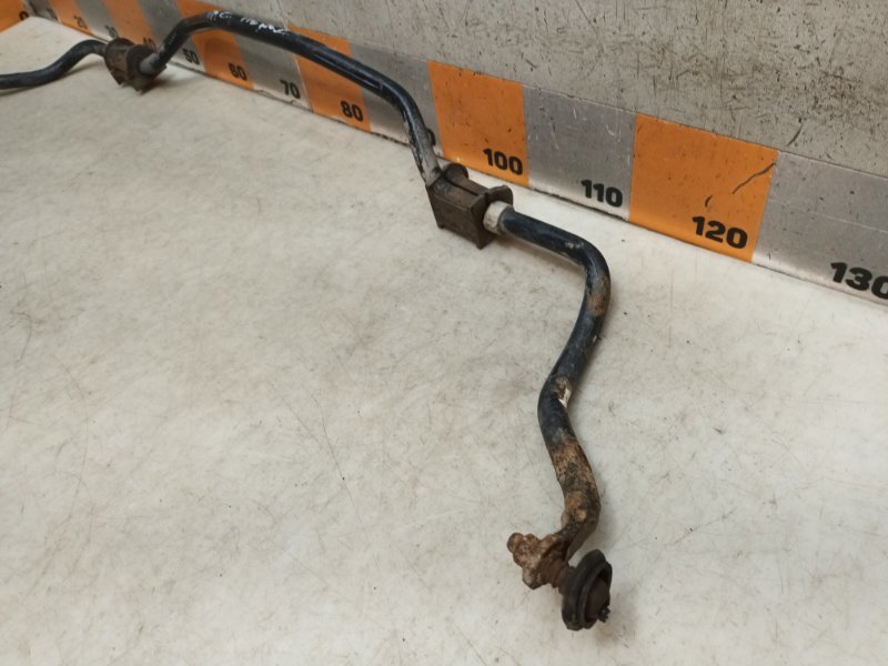 Стабилизатор передний