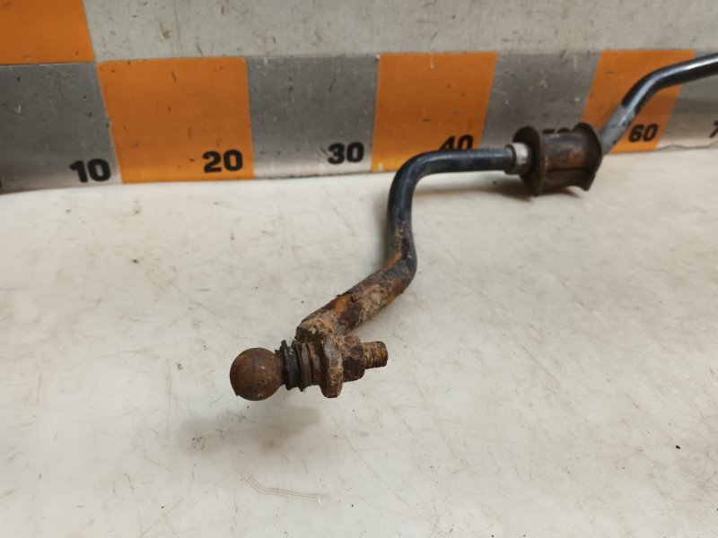 Стабилизатор передний