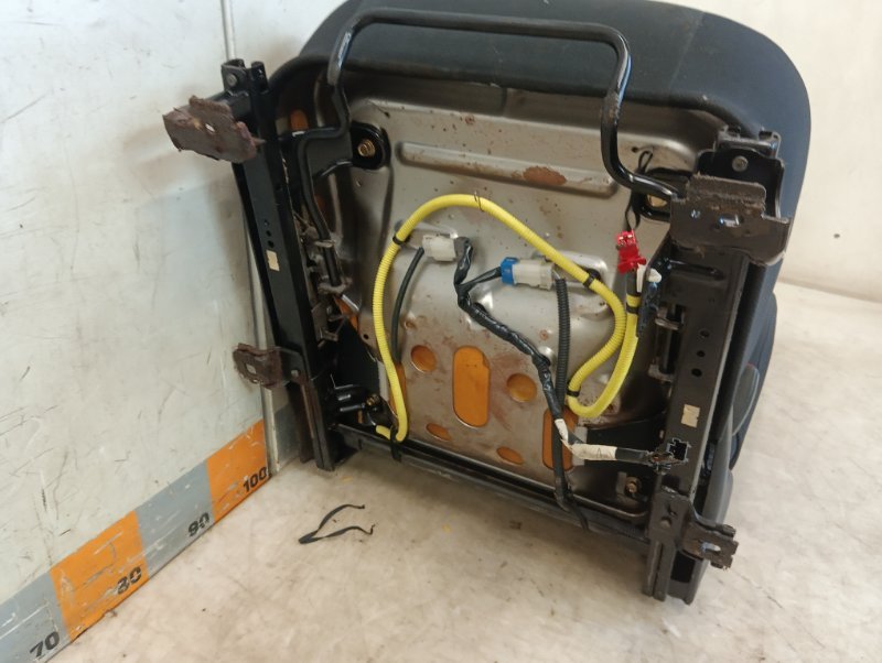 Сиденье переднее правое