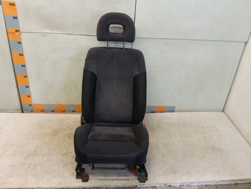 Сиденье переднее правое