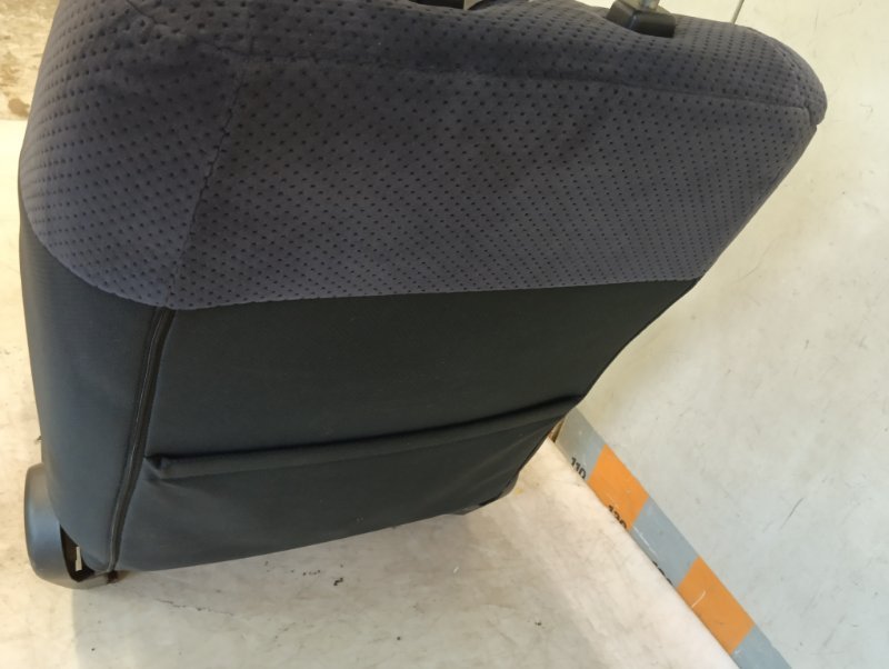 Сиденье переднее левое