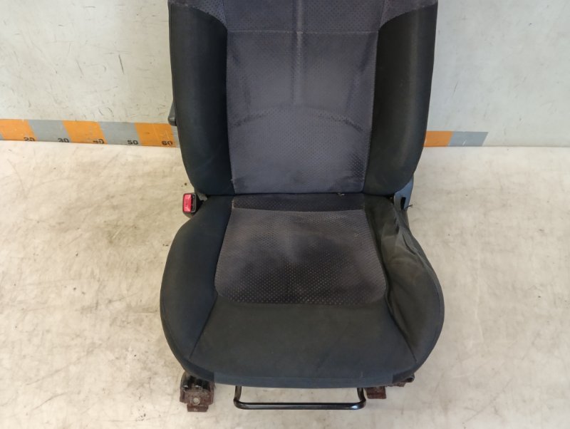 Сиденье переднее левое