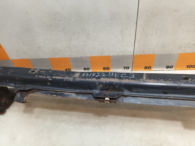 Усилитель переднего бампера