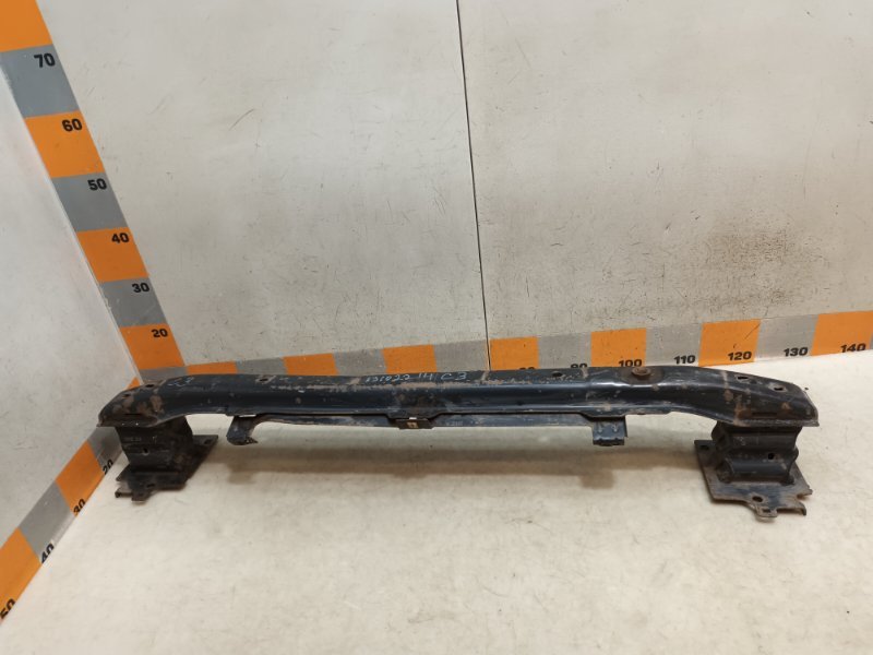 Усилитель переднего бампера