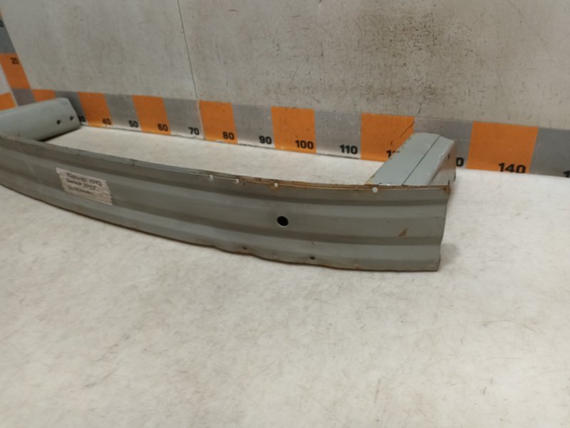 Усилитель переднего бампера