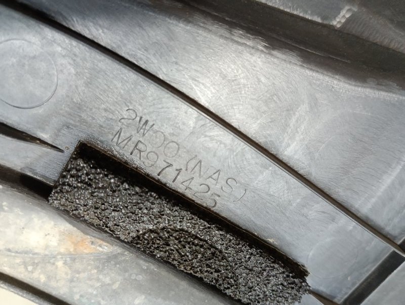 Решетка стеклоочистителей (Жабо)