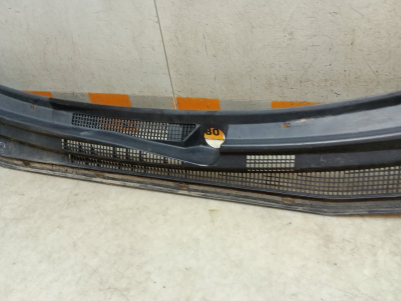 Решетка стеклоочистителей (Жабо)