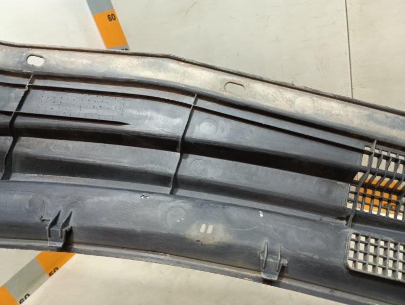 Решетка стеклоочистителей (Жабо)