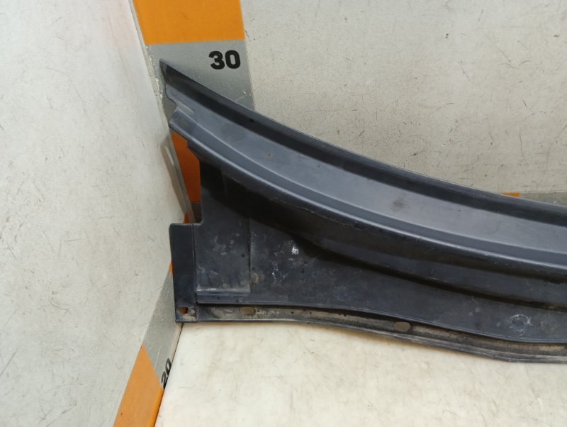 Решетка стеклоочистителей (Жабо)