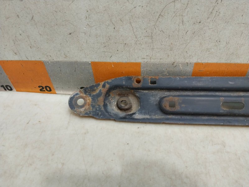 Балка подрадиаторная