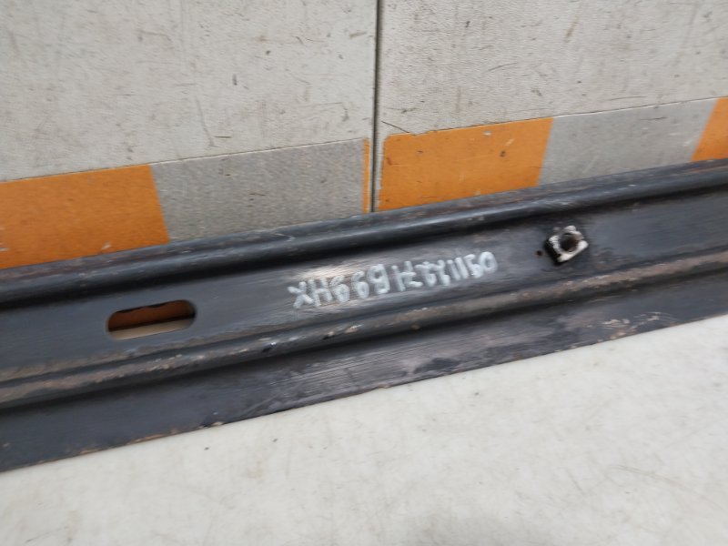 Балка подрадиаторная