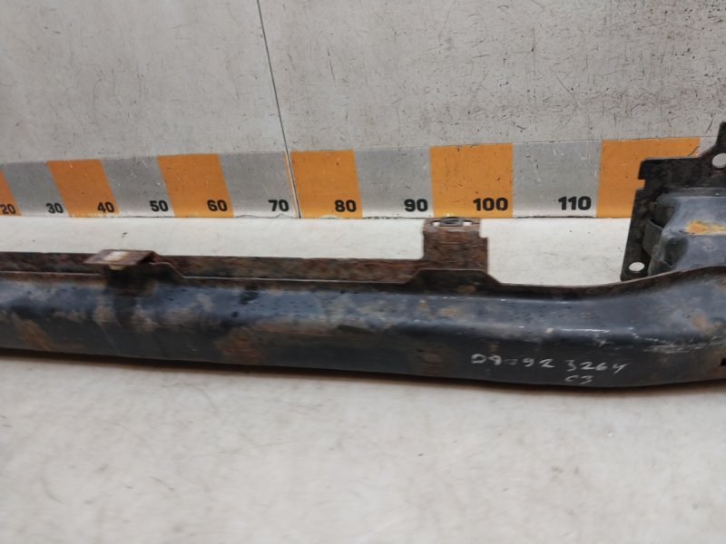 Усилитель переднего бампера