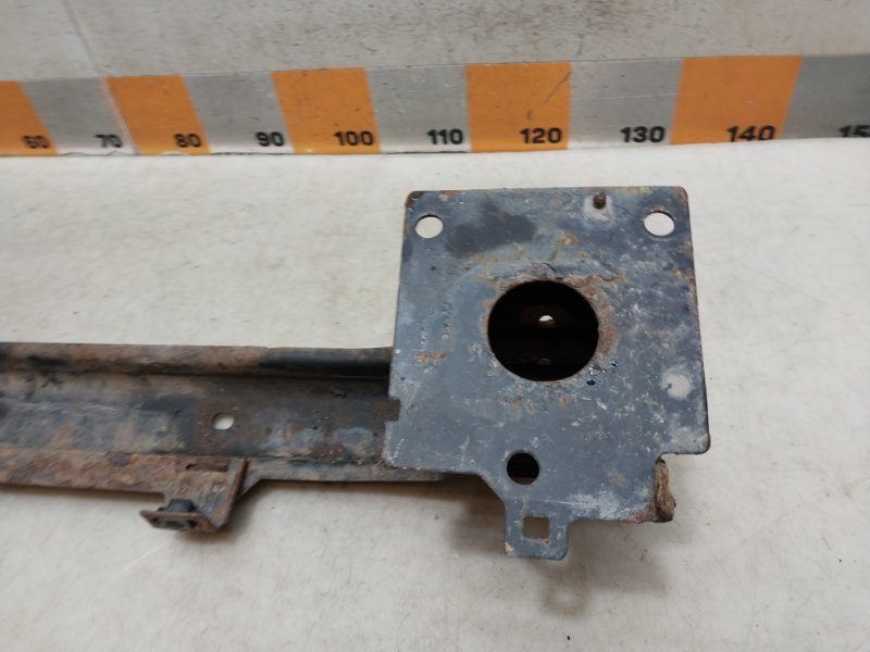 Усилитель переднего бампера