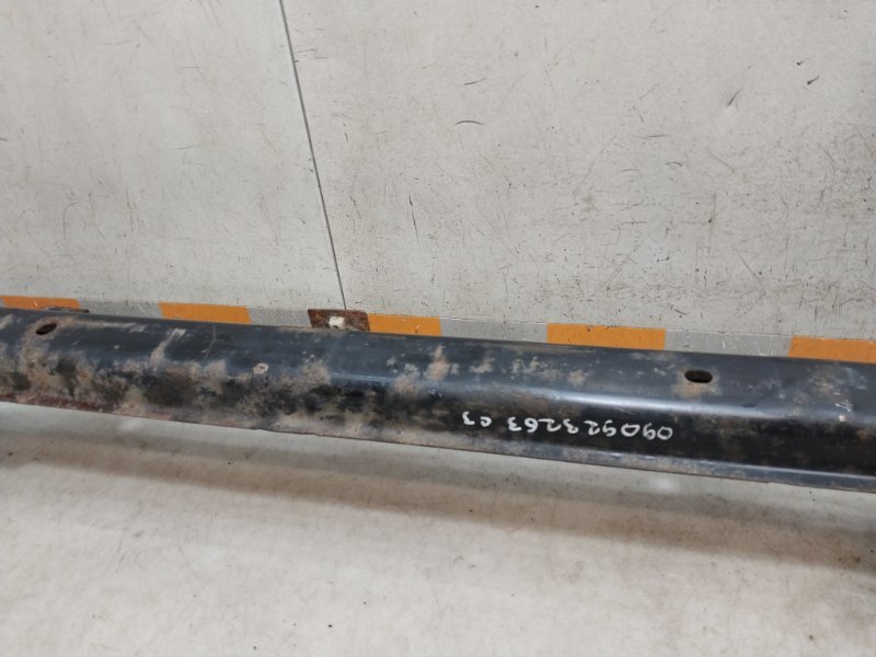 Усилитель переднего бампера