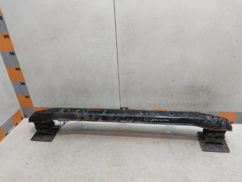 Усилитель переднего бампера