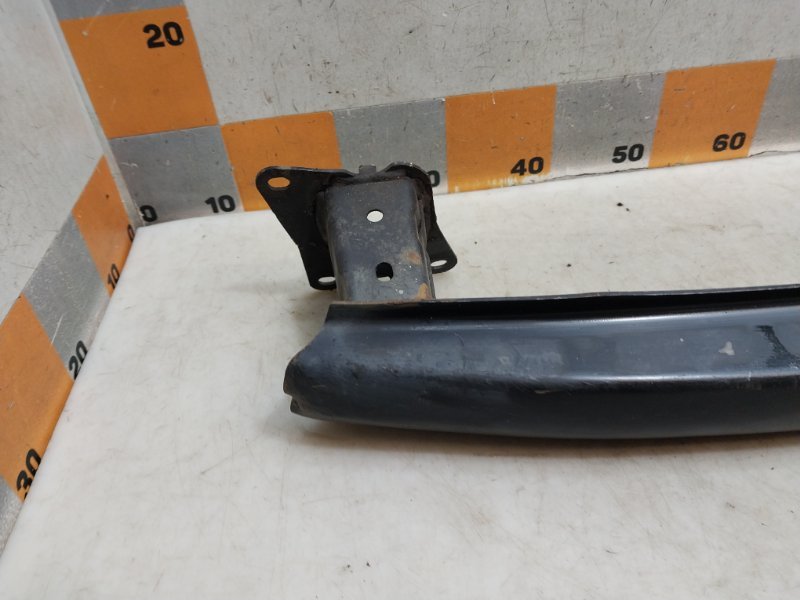 Усилитель заднего бампера