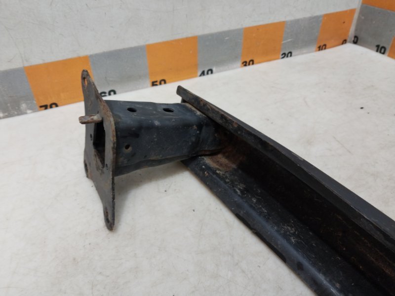 Усилитель заднего бампера