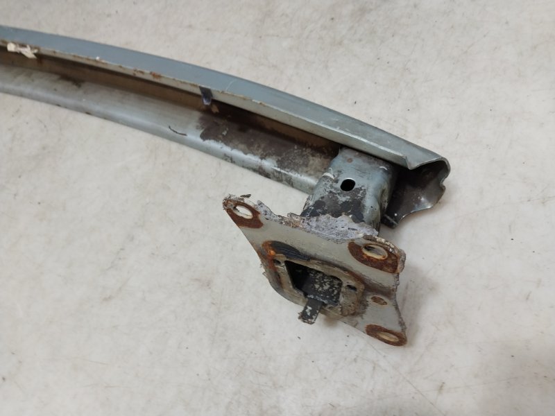 Усилитель заднего бампера