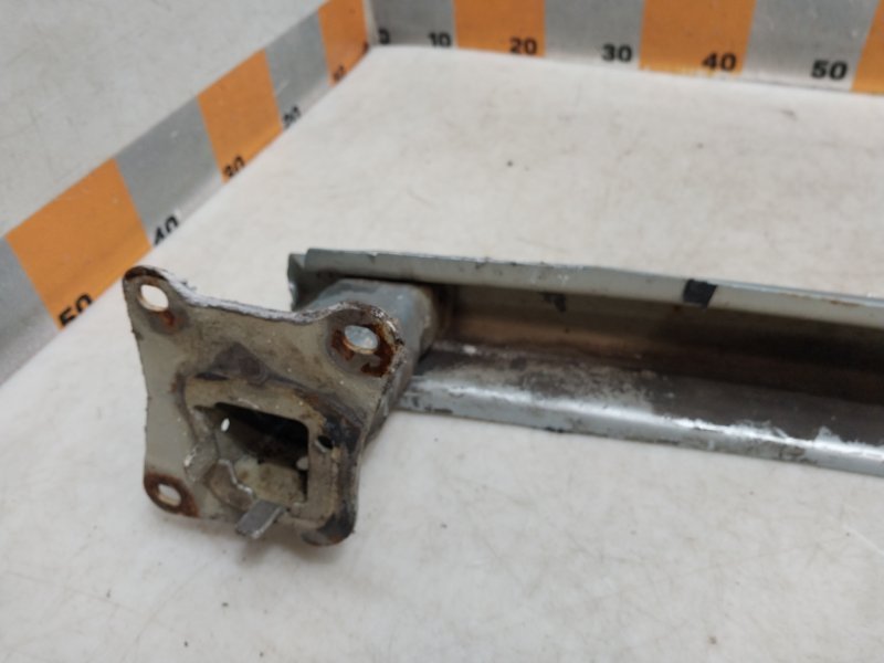 Усилитель заднего бампера