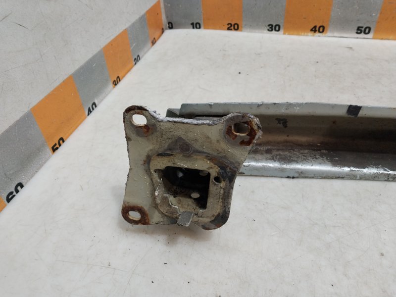 Усилитель заднего бампера