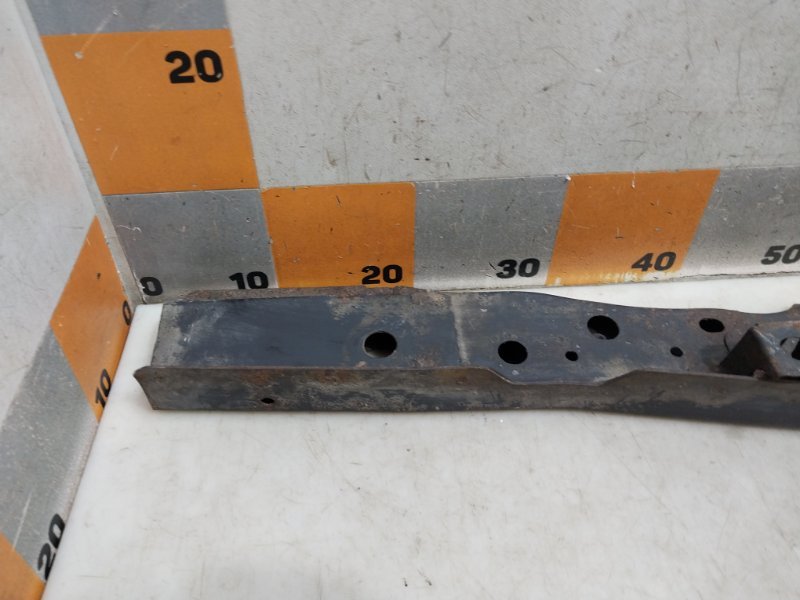 Балка подрадиаторная