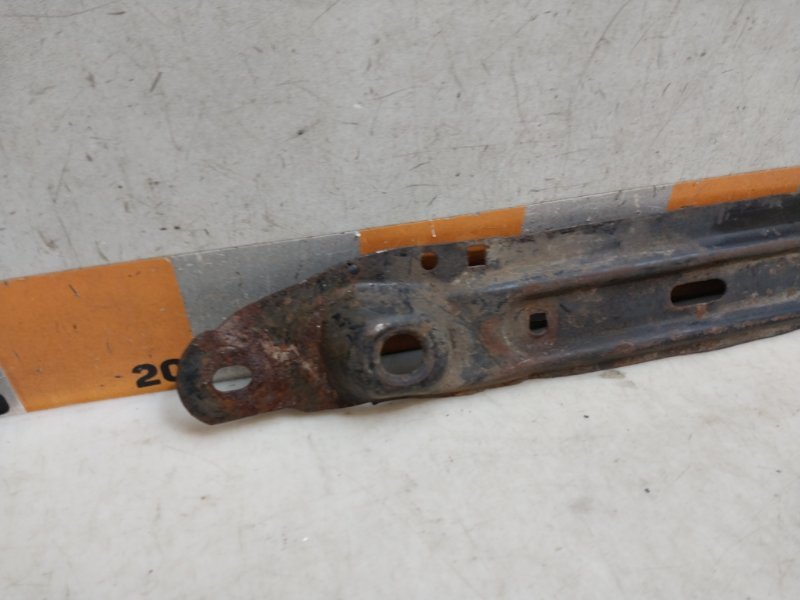 Балка подрадиаторная