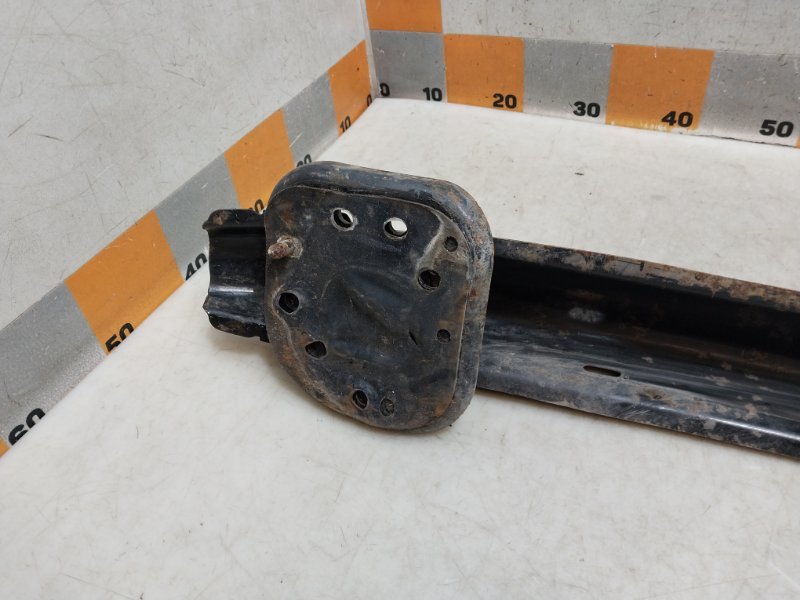 Усилитель заднего бампера