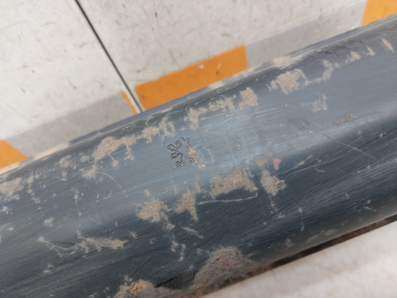 Усилитель заднего бампера