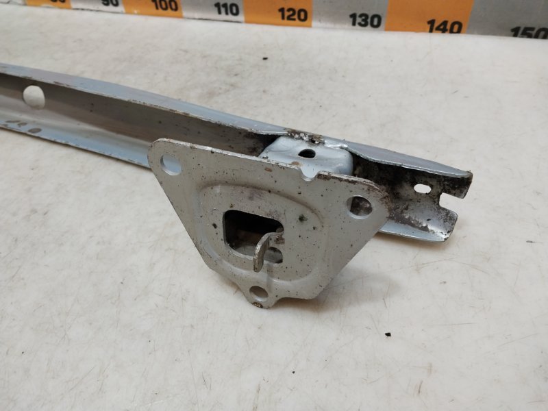 Усилитель заднего бампера