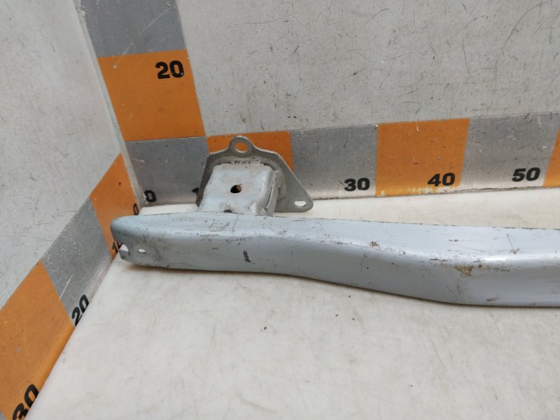 Усилитель заднего бампера