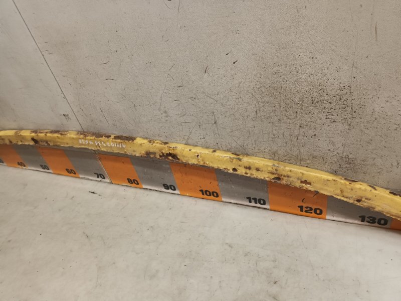 Усилитель переднего бампера