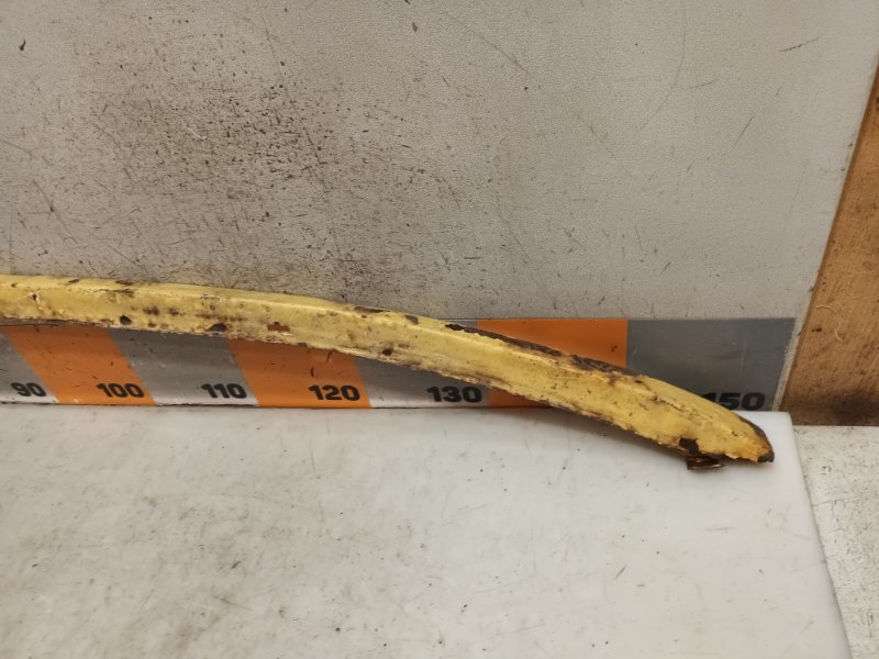 Усилитель переднего бампера