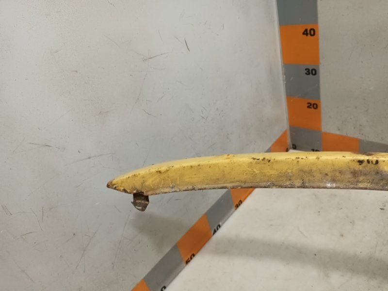 Усилитель переднего бампера