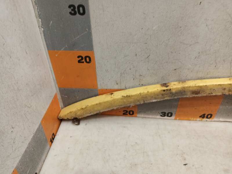 Усилитель переднего бампера