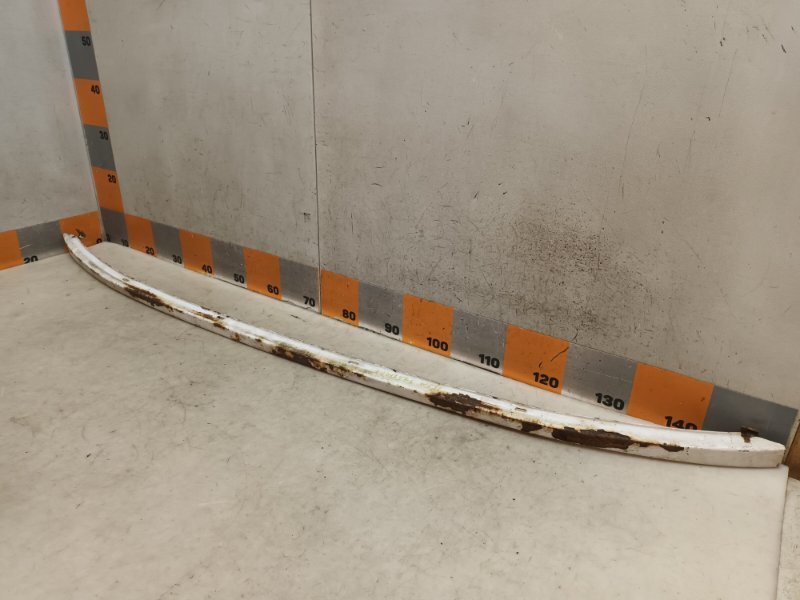 Усилитель переднего бампера