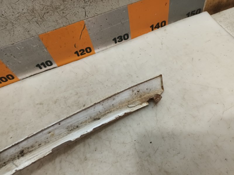 Усилитель переднего бампера