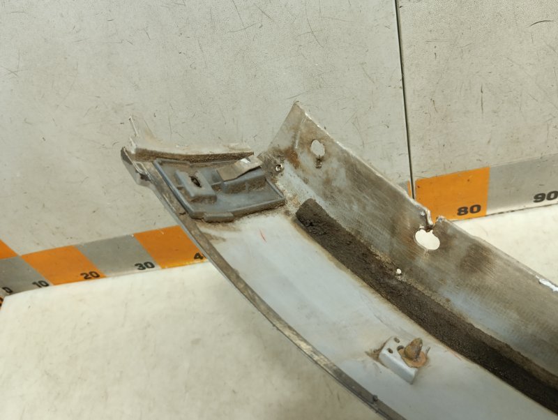 Накладка переднего крыла правого