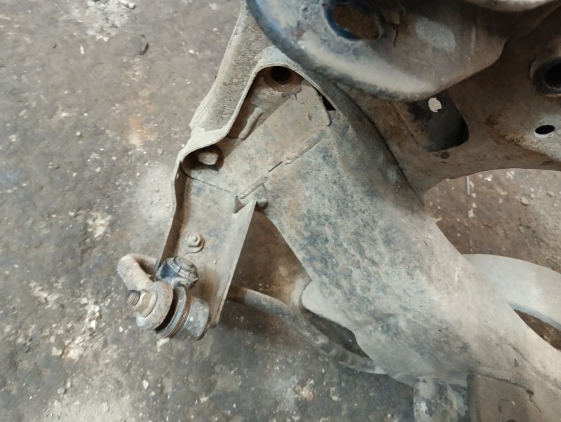 Балка задняя