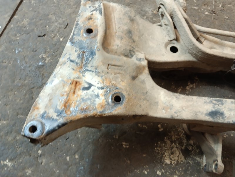 Балка задняя