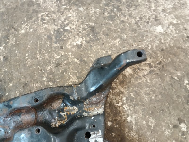 Балка подмоторная