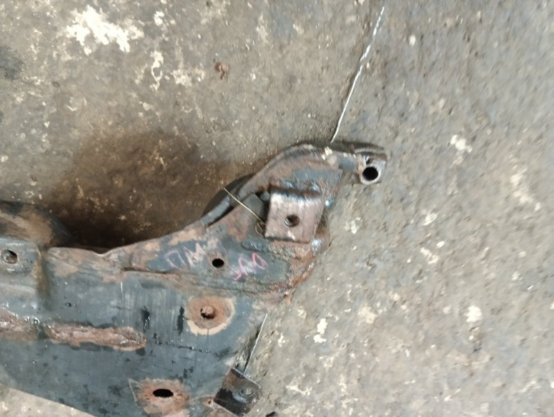 Балка подмоторная