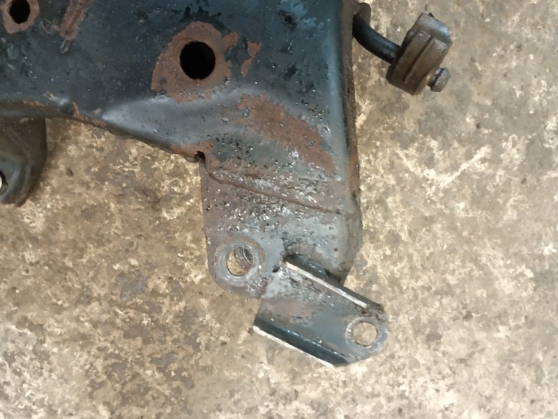 Балка подмоторная