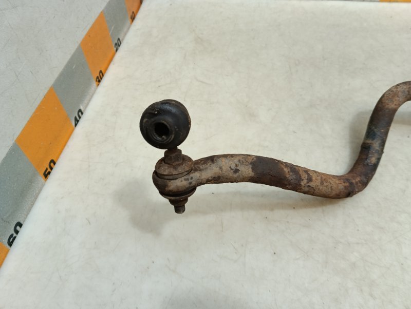 Стабилизатор передний