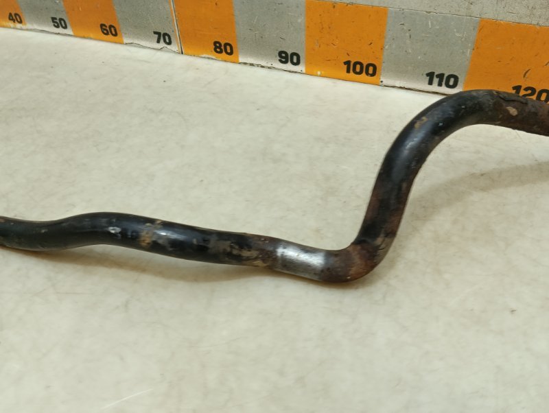 Стабилизатор передний